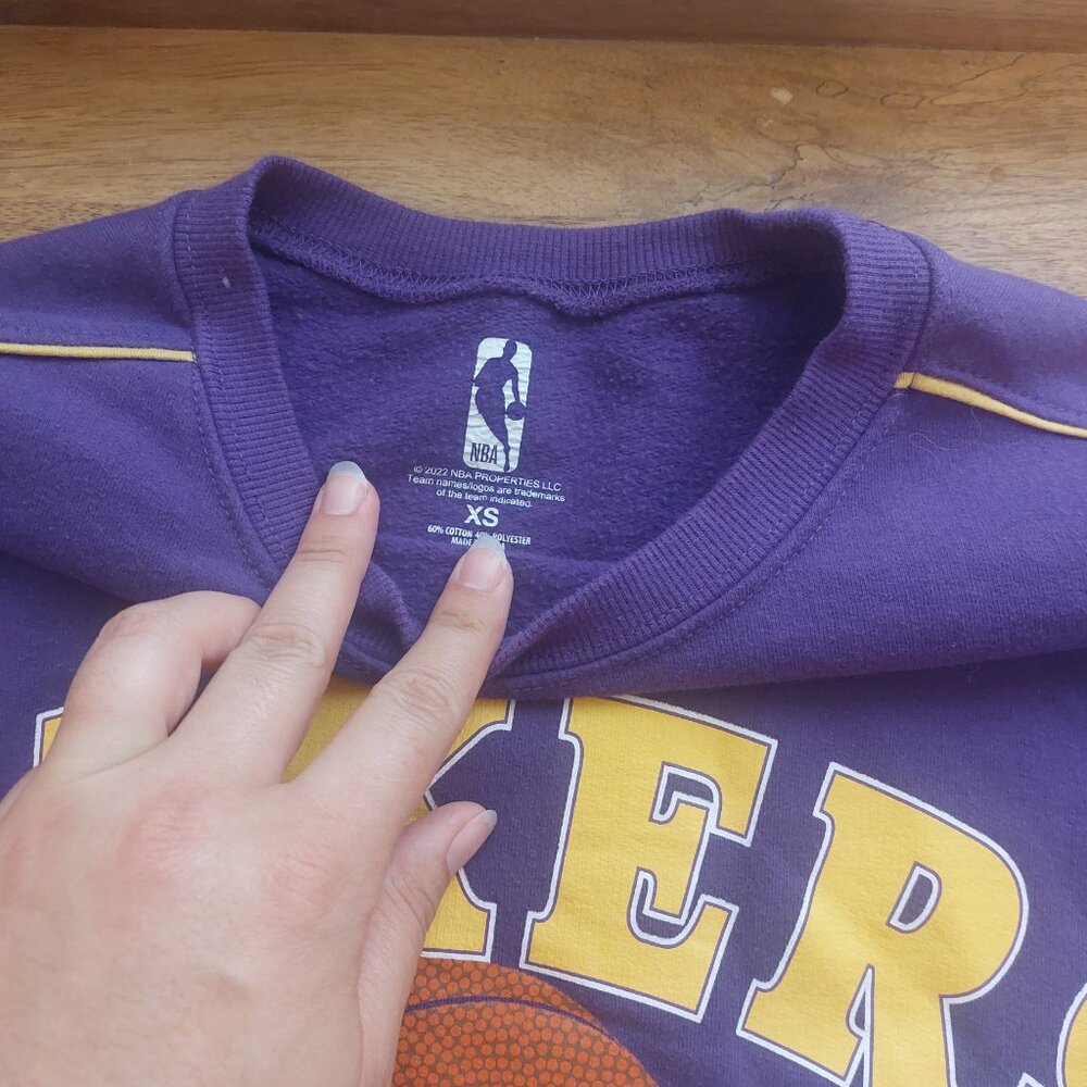 Womens Lakers sweater <XS but runs large>
